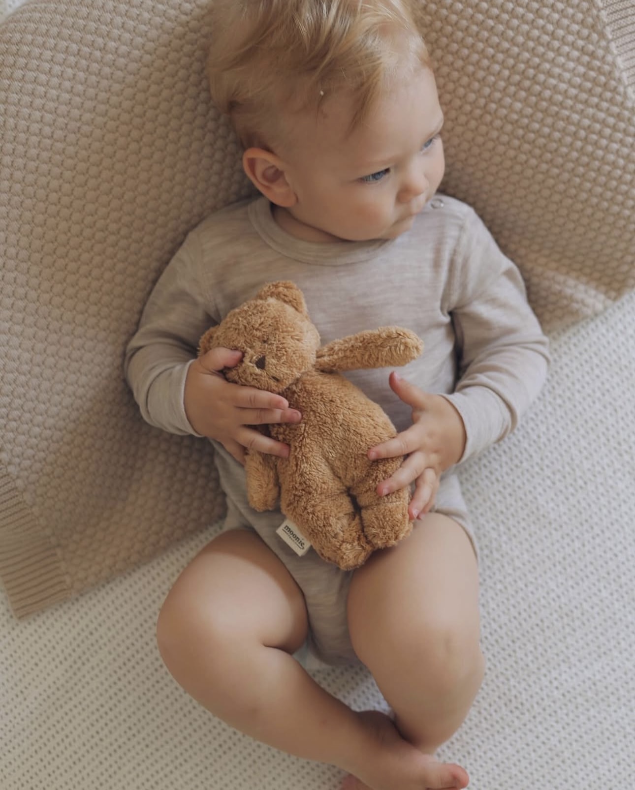 Ursuleț senzorial Moonie - Cappuccino - Image 4