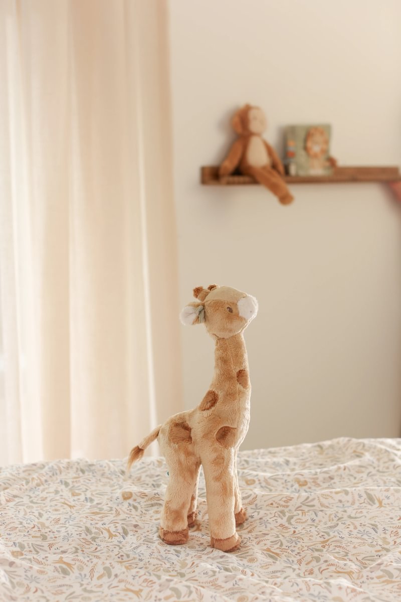 Girafă de pluș Safari Friends pentru bebeluși și copii - Image 4
